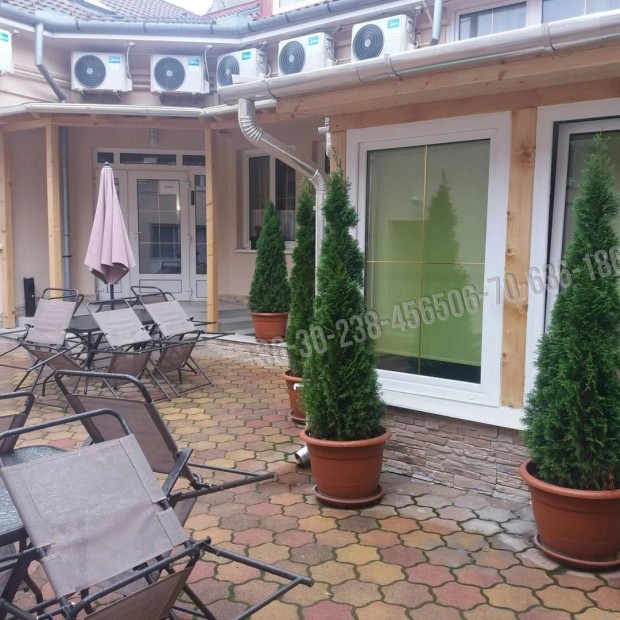 Elad� vend�gl�t� egys�g, Eger Belv�ros, 290000000 Ft, 550 nm 738_med