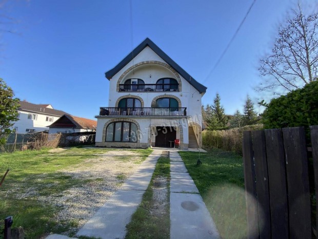 Elad� vend�gl�t� egys�g, G�d Fels�g�d, 129900000 Ft, 228 nm 1789_pl