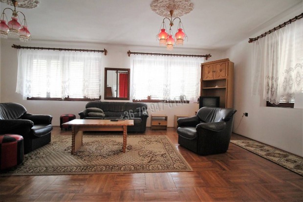 Elad� vend�gl�t� egys�g, Gyula Gyula, 79000000 Ft, 250 nm 9_bip