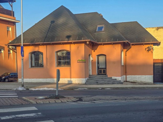 Elad� vend�gl�t� egys�g, Sopron Szentmih�lydomb, 90000000 Ft,  155_ant