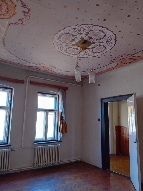 Elad� villa, k�ria, kast�ly Ny�regyh�z�n