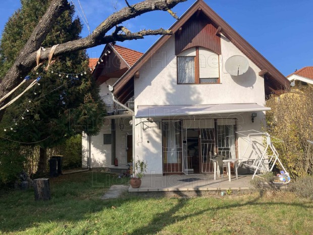 Elad� v�zk�zeli csal�di h�z Zam�rdiban 3 lakr�sszel