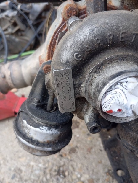 Eladó volkswagen golf 4 motor ( fűzött blokk)