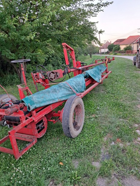 Eladó vontatott gyümölcs rázógép