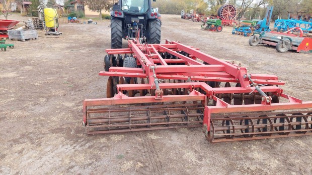 Elad� vontatott k�z�pneh�z t�rcsa Metalwolf KVBT-3,2