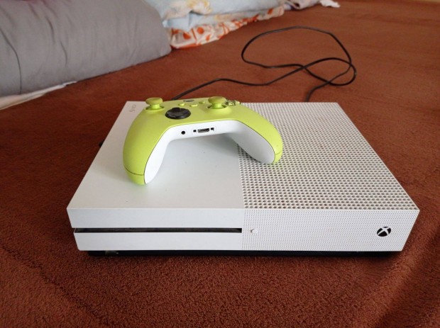 Elado xbox one s