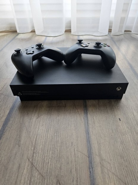 Elad xbox one x, 2 kontrollerrel