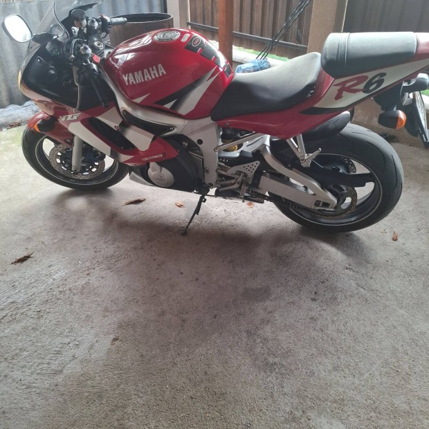 Elad� yamaha r6