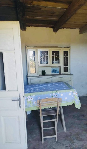 Elad� z�rtkert Cs�kv�r