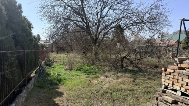 Elad� z�rtkert, Dunaharaszti