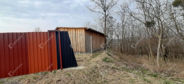 Elad� z�rtkerti ter�let