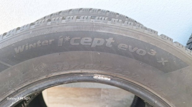 Eladóak a képeken látható 4db Hankook téli gumi!