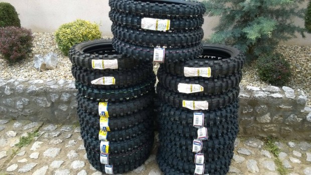 Eladak uj cross gumik mitas s dunlop