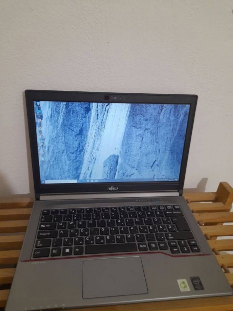 Eladfujitsu Lifebook E744 laptop a legjobb ron