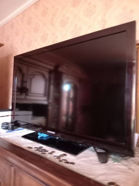 Eladsamsung tv