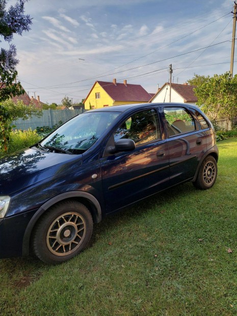 Eladóvá vált megkímélt állapotú Opel Corsa autóm friss műszakival