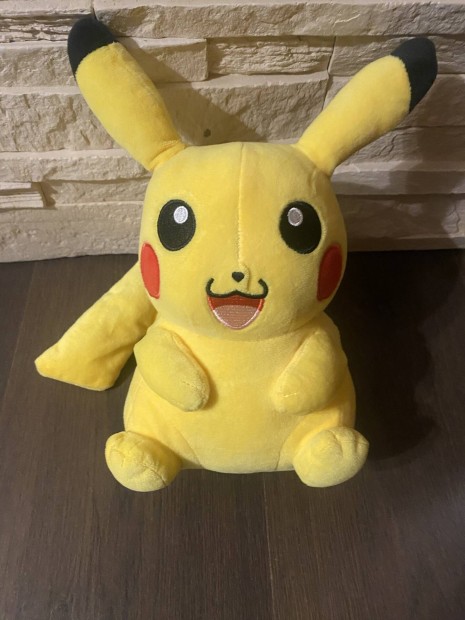 Eladva!  Pikachu plss, teljesen j llapotban, kb. 30 cm.