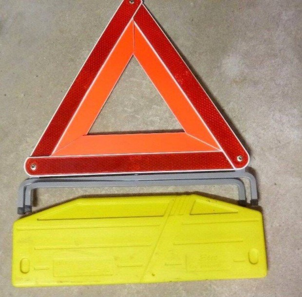 Elakad�sjelz� h�romsz�g elad�