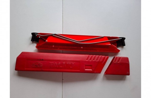 Elakad�sjelz� h�romsz�g m�anyag tokban 49 cm_