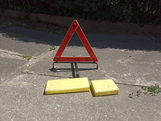 Elakadást jelző háromszög