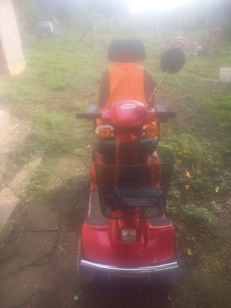 Elaktromos moped elad