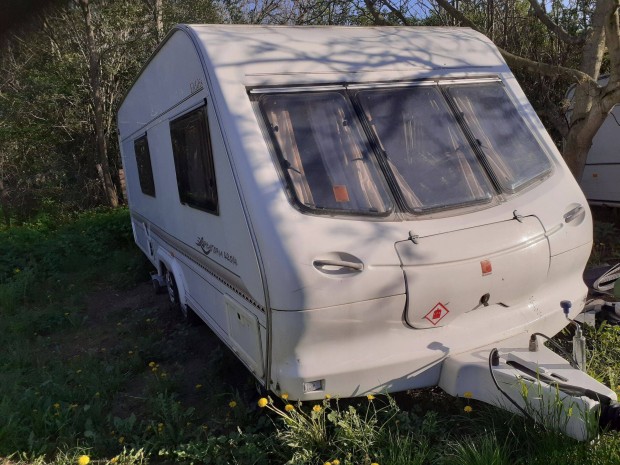 Elddis Családi lakókocsi 4 szemelyes friss vizsgával