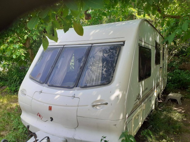 Elddis Telepítésre nagy lakókocsi 4 szemelyes működő berendezésekkel