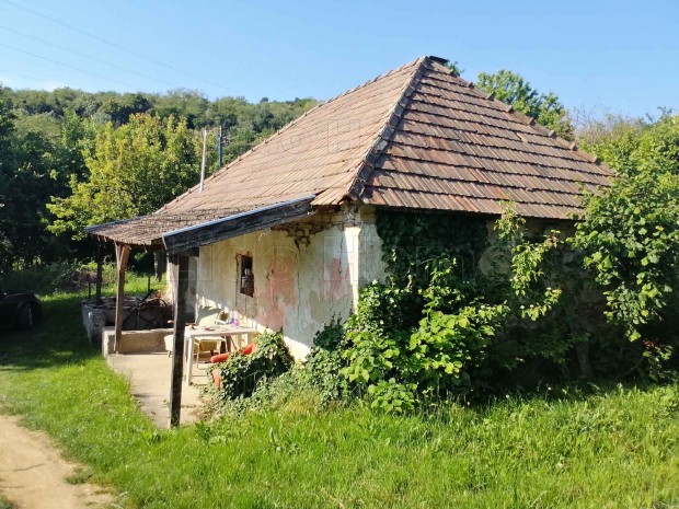 Eldugott völgyben panorámás birtok a Balaton-felvidéken