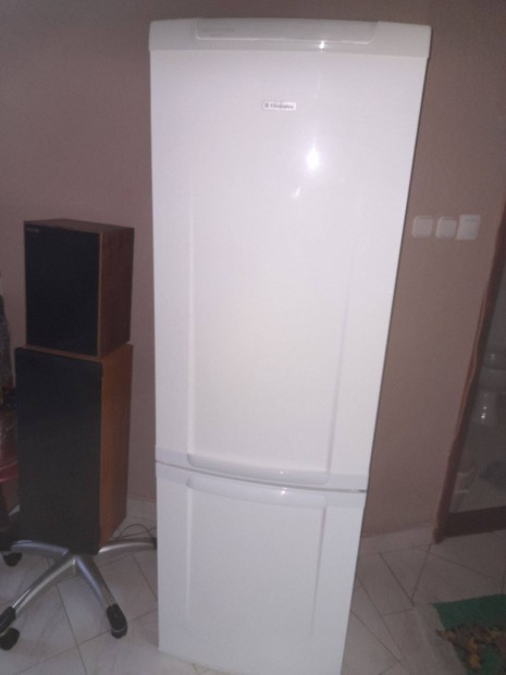 Electrolux 400 L A+++ energia takarékos kombi hűtő szekrény