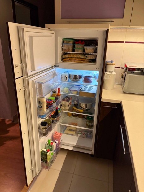 Electrolux be�p�tett h�t�szekr�ny