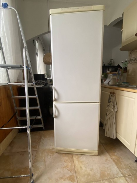 Electrolux hűtőszekrény