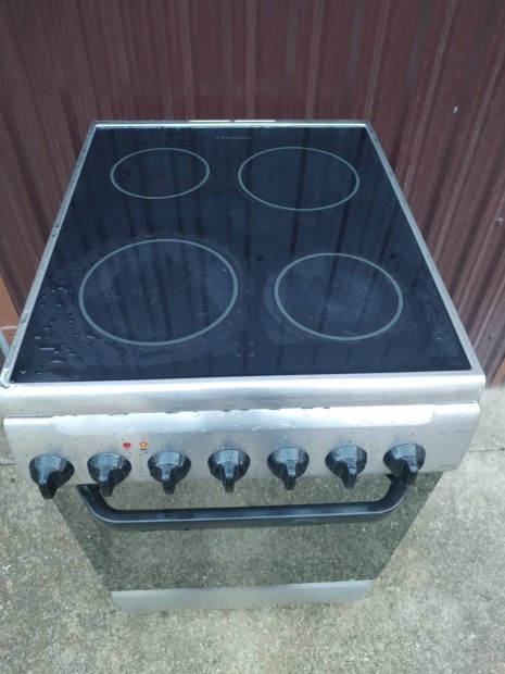 Electrolux inox kerámia lapos villany tűzhely eladó
