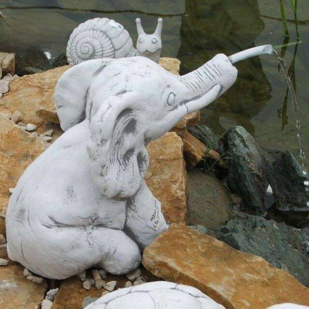 Elefánt vízköpő kerti figura
