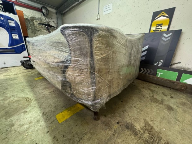 Eleg�ns Neobarokk Kanap� K�l�nleges Aj�nlat Budapesten!