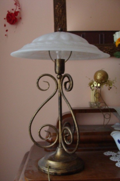 Elegns bronz szin asztali lmpa, 40 cm t. 60 cm magas