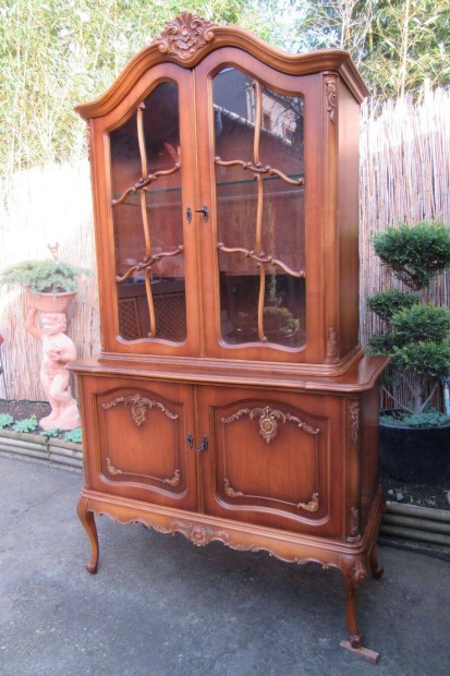 Elegns chippendale vitrin - komd 195 cm magas