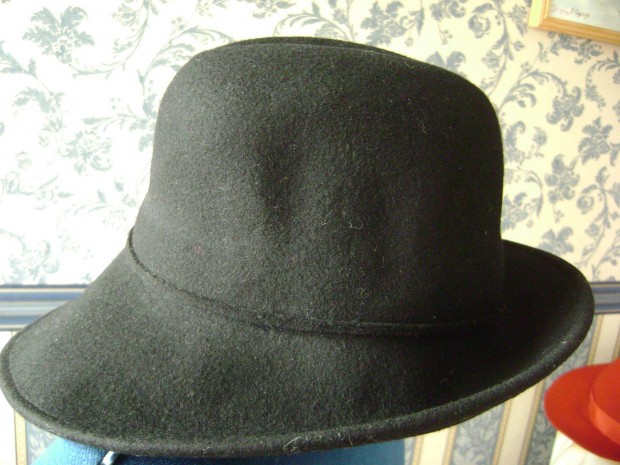 Elegns fekete ni gyapj kalap 58 cm