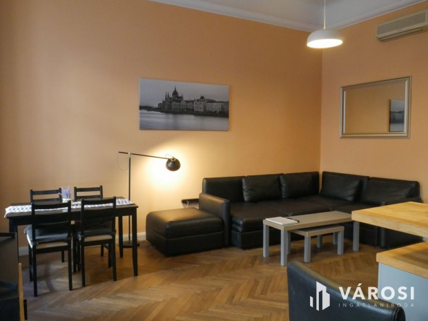 Eleg�ns lak�s kiad� a Batthy�ny t�rn�l