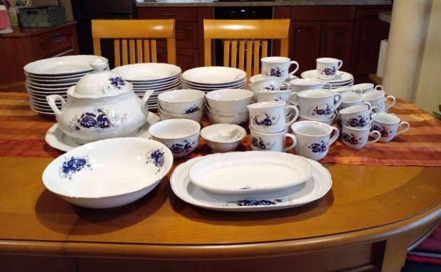 Elegns porceln tkszlet, 12 szemlyes, 98 darabos