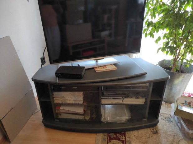 Elegns tv szekrny