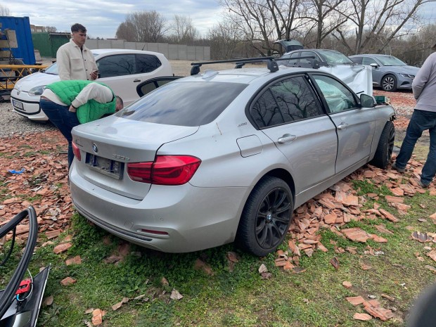 Elej�n tot�l k�ros BMW330e