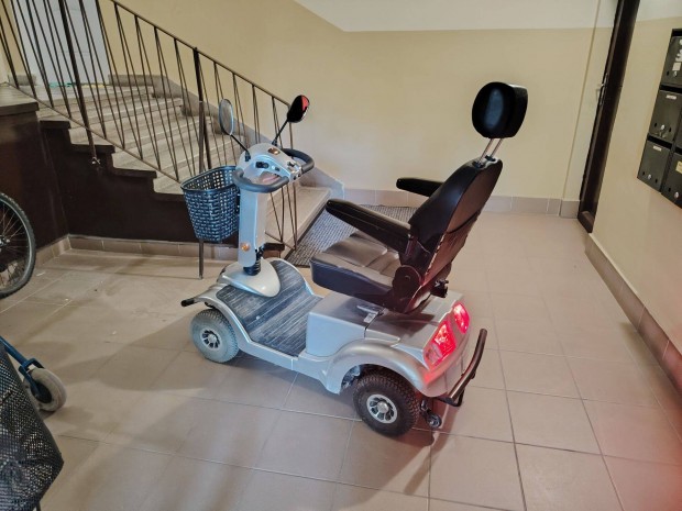 Elektra 7000 négykerekű elektromos moped