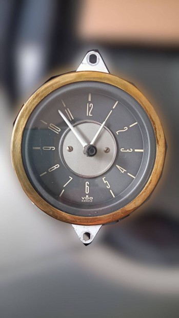 Elektromechanikus műszerfal óra. Egy nagyon régi korból