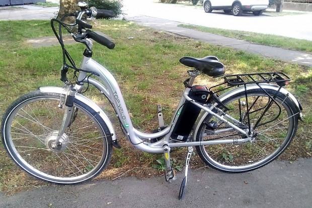 Elektromos 28" elektromos kerékpár kerékpár szinte új akkuval