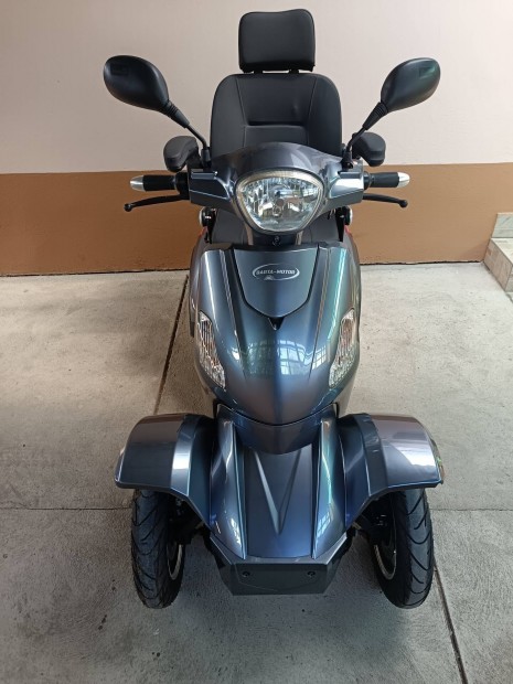 Elektromos 4 kerek moped 