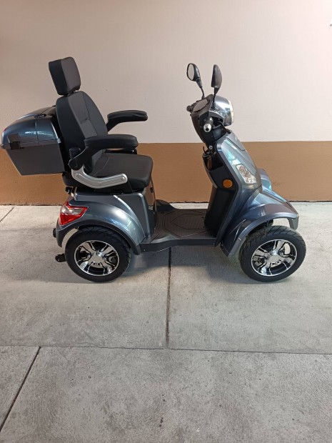 Elektromos 4kerek moped 