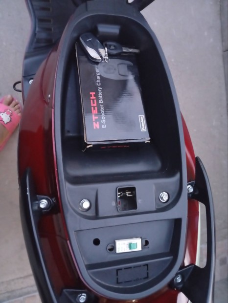 Elektromos Kerkpr, Robog Z-Tech 48V20AH AKU Megkmlt Allapot 
