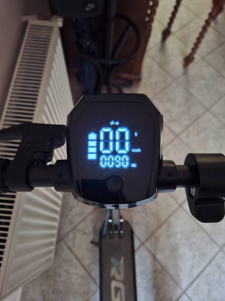 Elektromos Roller 25km