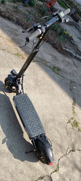 Elektromos Roller Hawk