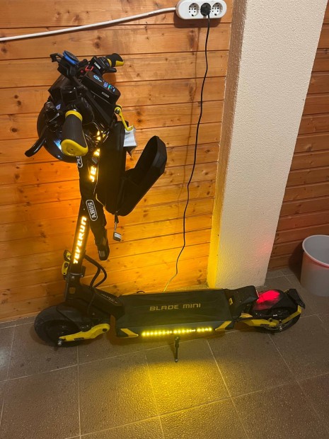 Elektromos Roller - Teverun Blade Mini Ultra